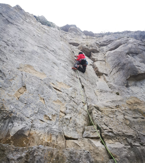 Miguel making a barefoot crack ascent of Chalkie and the Hex 5 (5a) &lsquo;for fun&rsquo;