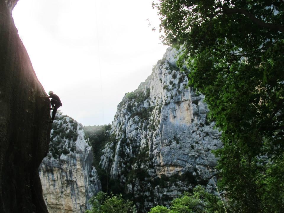 Milan climbing in Hulk