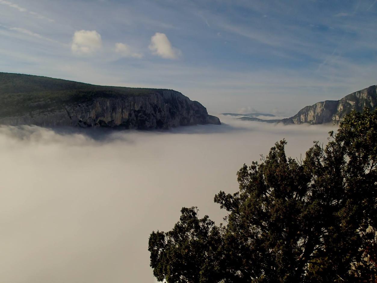 Temperature inversion in the valley